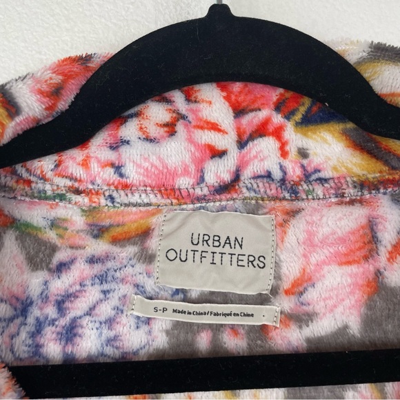 Urban Outfitters Cropped Floral Fleece Half Zip Jacket - Picture 6 of 9